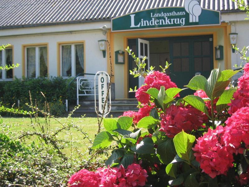 Gasthaus&Hotel Lindenkrug Poseritz Exterior foto