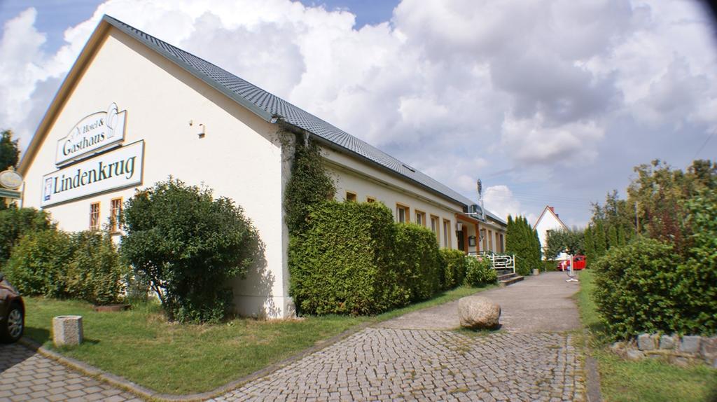 Gasthaus&Hotel Lindenkrug Poseritz Exterior foto